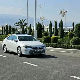 Toyota Camry 2017