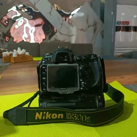 Nikon D300s