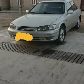 Toyota Camry 2001