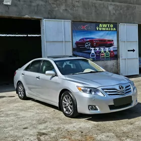 Toyota Camry 2011