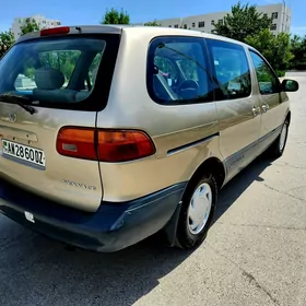 Toyota Sienna 2000