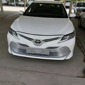 Toyota Camry 2018