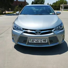 Toyota Camry 2017