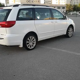 Toyota Sienna 2003