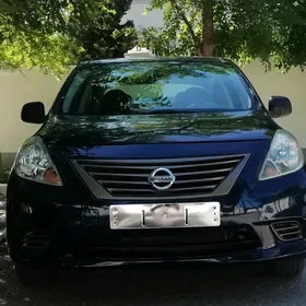 Nissan Versa 2012