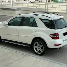 Mercedes-Benz ML350 2011