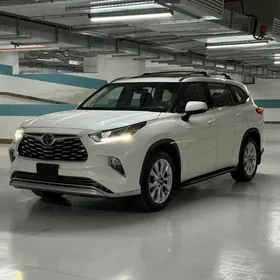 Toyota Highlander 2021