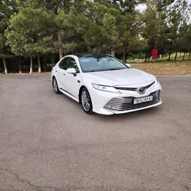 Toyota Camry 2018