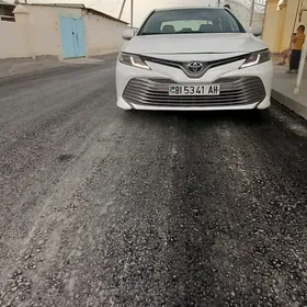 Toyota Camry 2018