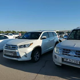 Toyota Highlander 2017