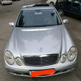 Mercedes-Benz E320 2004