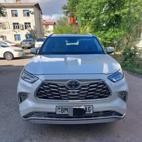 Toyota Highlander 2021