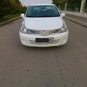 Nissan Versa 2010