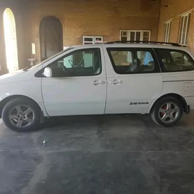 Toyota Sienna 2000