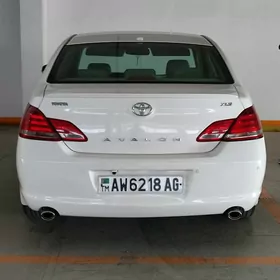 Toyota Avalon 2005