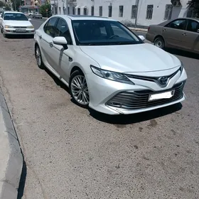 Toyota Camry 2018