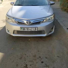 Toyota Camry 2014