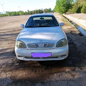 Daewoo Lanos 2001