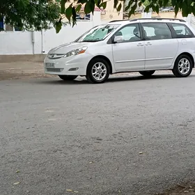 Toyota Sienna 2004