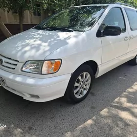 Toyota Sienna 2003