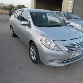 Nissan Versa 2012