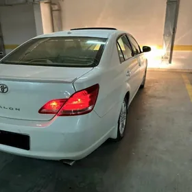 Toyota Avalon 2005