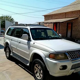 Mitsubishi Montero Sport 2001