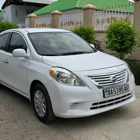 Nissan Versa 2011