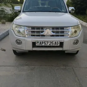 Mitsubishi Pajero 2011