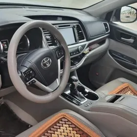 Toyota Highlander 2014