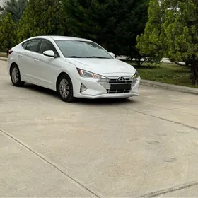 Hyundai Elantra 2019