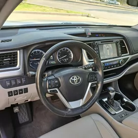 Toyota Highlander 2018