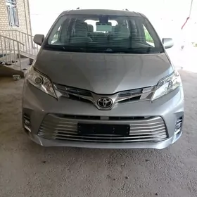 Toyota Sienna 2019