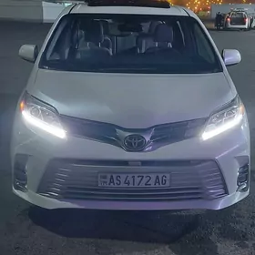 Toyota Sienna 2019