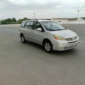 Toyota Sienna 2004