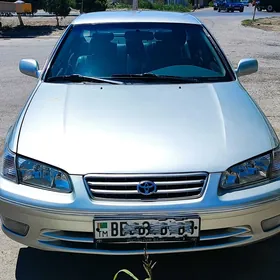 Toyota Camry 2001