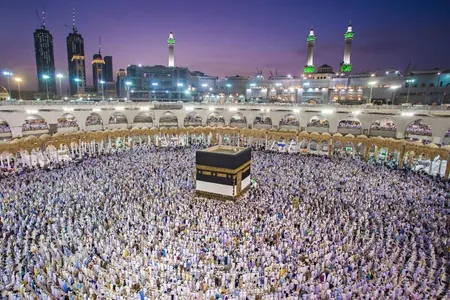 Türkmenistandan haj zyýaratyna gidenleriň birinji tapgyry yzyna dolandy