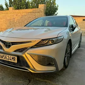 Toyota Camry 2018