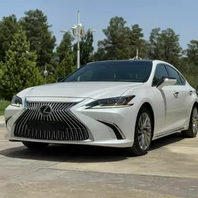 Lexus ES 350 2019