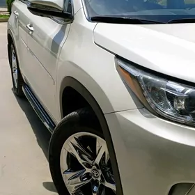 Toyota Highlander 2019