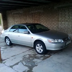 Toyota Camry 2001