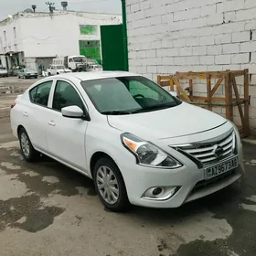 Nissan Versa 2018