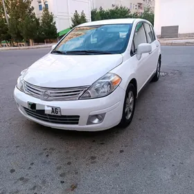 Nissan Versa 2011