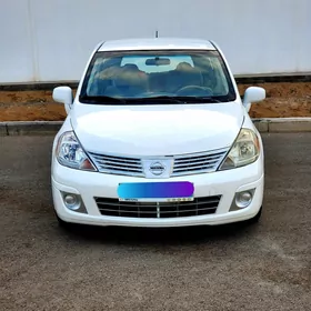 Nissan Versa 2008