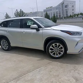 Toyota Highlander 2020