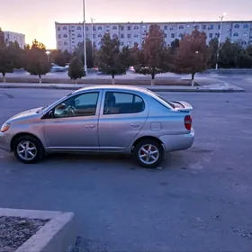 Toyota Echo 2000