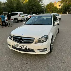 Mercedes-Benz C300 2012