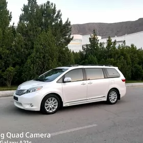 Toyota Sienna 2016