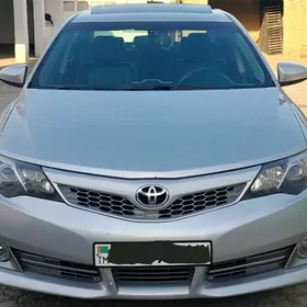 Toyota Camry 2014