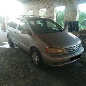 Toyota Sienna 2002